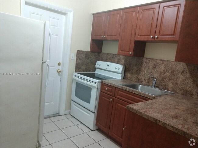 Building Photo - 260 NW 40th Ct Unit 2 Rental