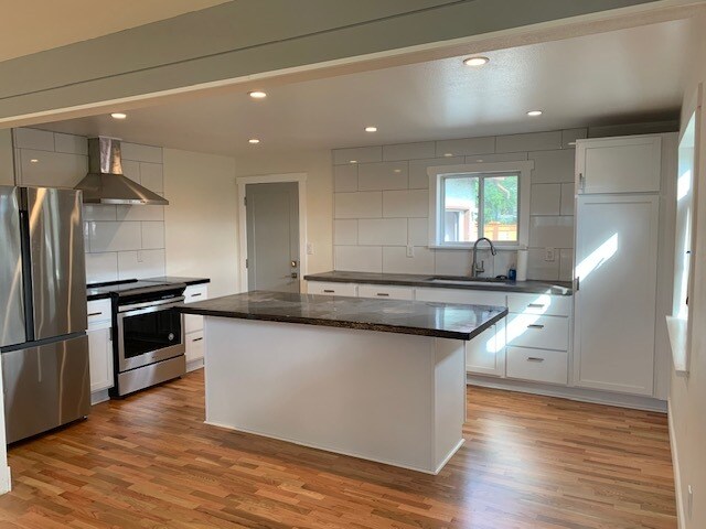 kitchen/dinning - 2309 99th St E