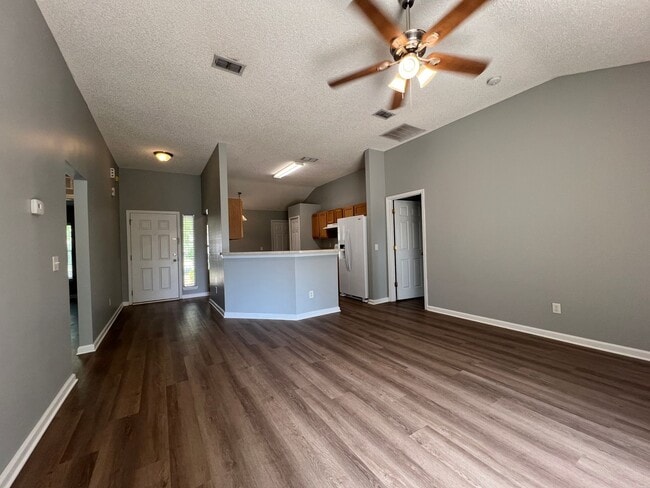 Photo - ** COMING SOON ** FENCED Three Bedroom in Watermill