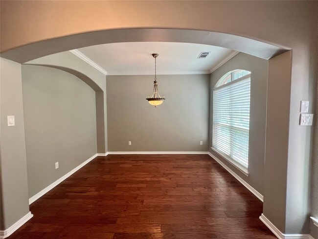 Building Photo - 411 White Oak Pointe Dr Rental