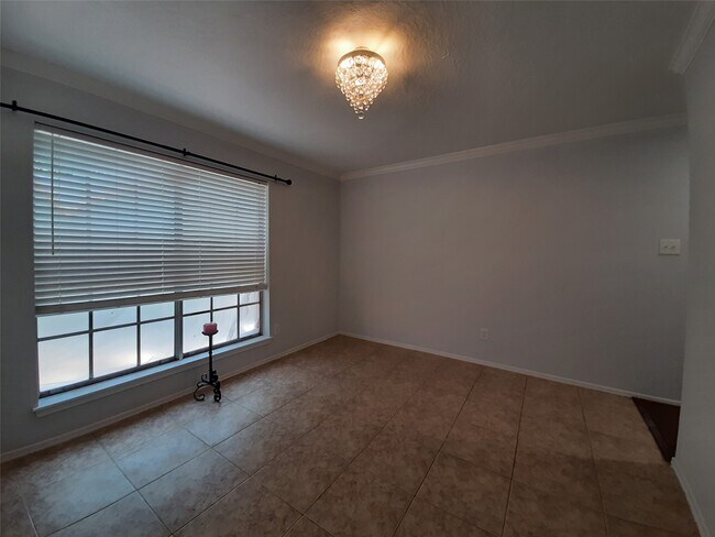 Photo - 8 Fawnchase Ct