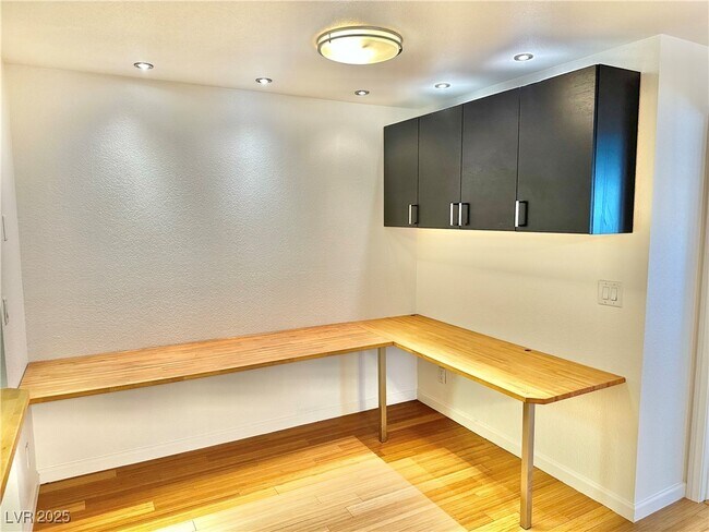 Photo - 2200 S Fort Apache Rd Unidad 2152