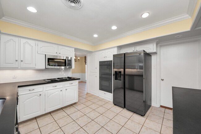 6159 Ella Lee Ln