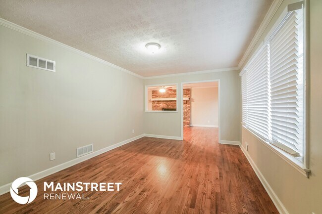 Photo - 735 Shannon Ln