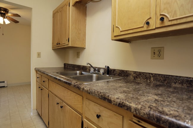 2 BR, 1 BA - kitchen