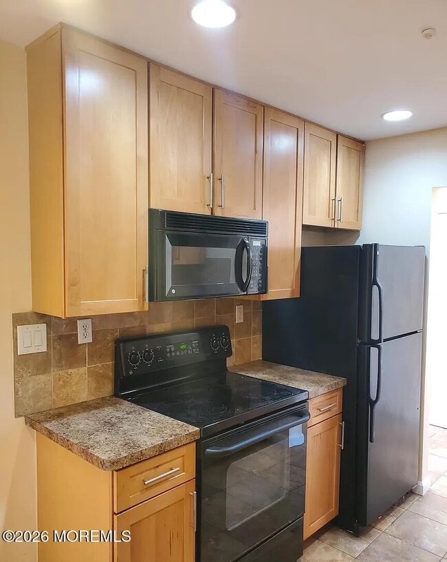 82 Amberly Dr