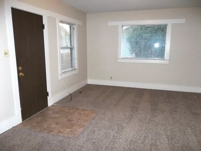 Photo - 334 E Elizabeth St Unit B