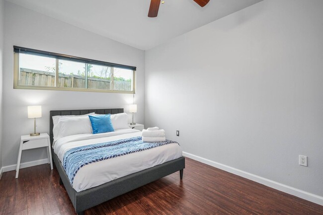Photo - 728 Stepney Pl Unit 728 1.5