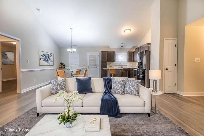 Photo - 270 Breakwater Dr