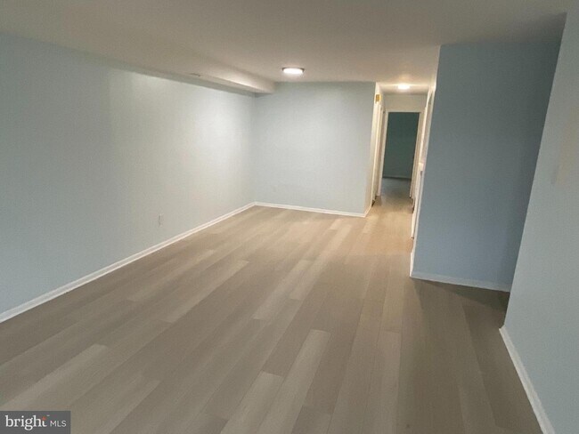 Photo - 2702 Island Ave