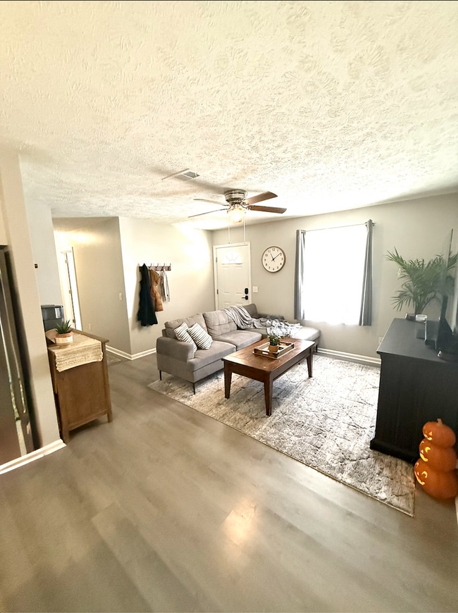 Photo - Beautiful 4 Bedroom Home with Bonus Room –...