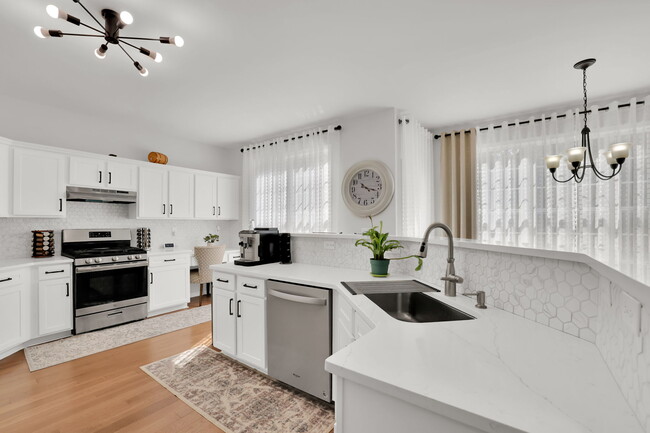 Photo - 520 Ruby Forest Pky