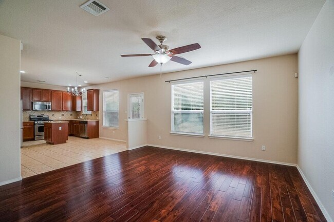 14221 Canyon Trail
