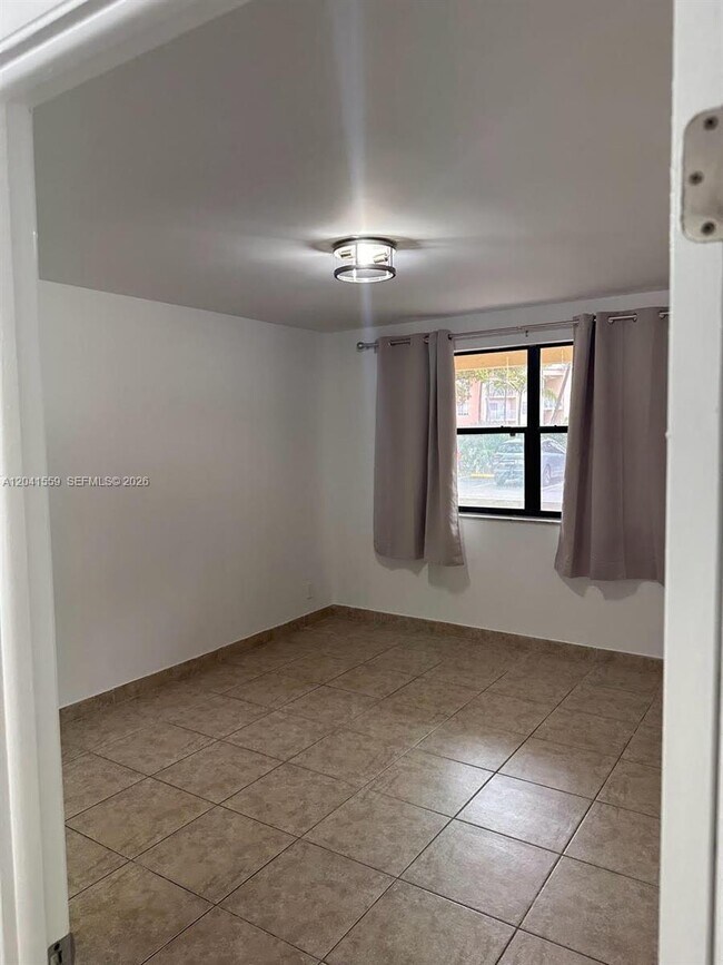 Photo - 8100 Geneva Ct Unit 142