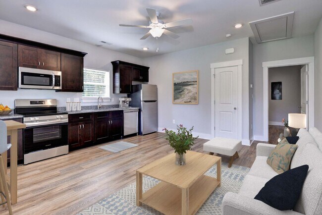 Photo - 220 Curry Dr