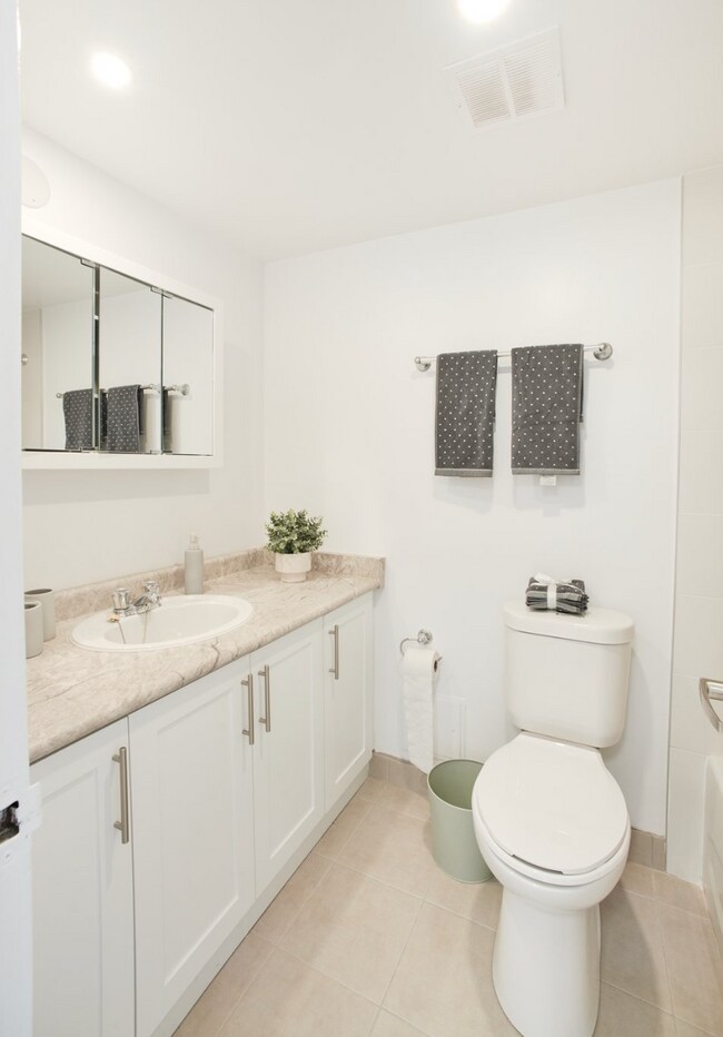 Photo - FULLY RENOVATED 1BD - Prime Etobicoke Unit 1 BD