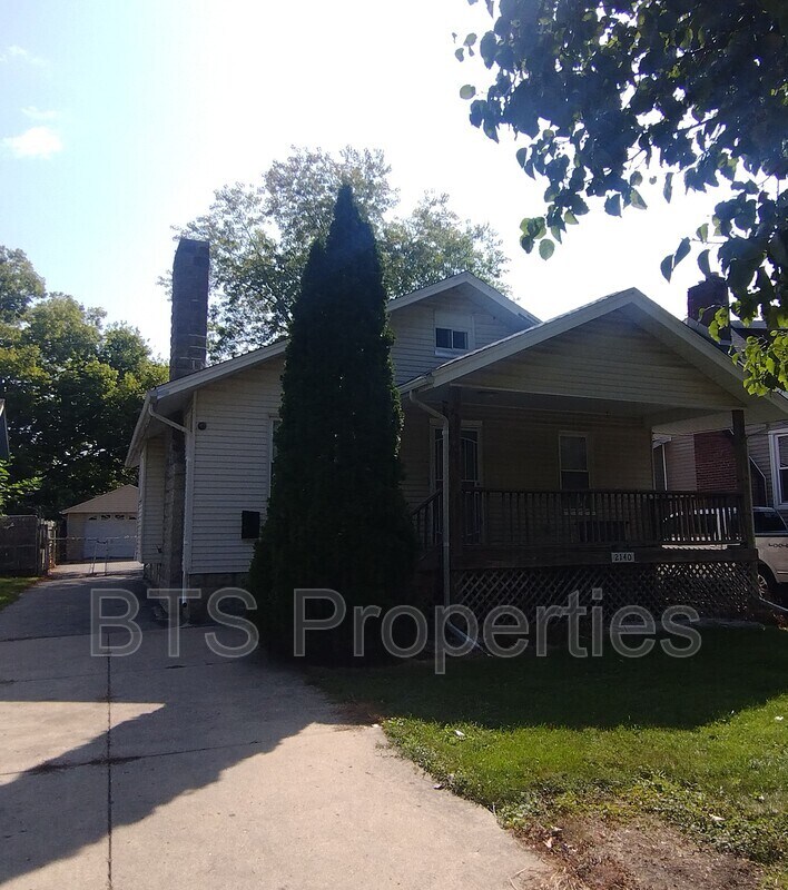 Photo - 2140 N Central Ave House