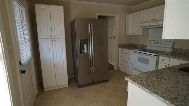 Photo - 708 W Largent St