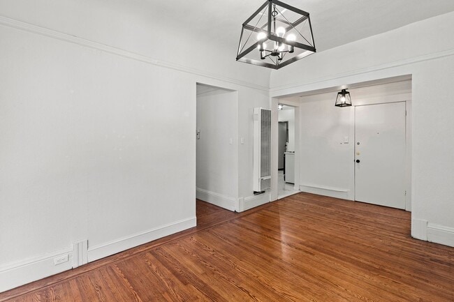 Photo - 1809 Oak St Unit #1