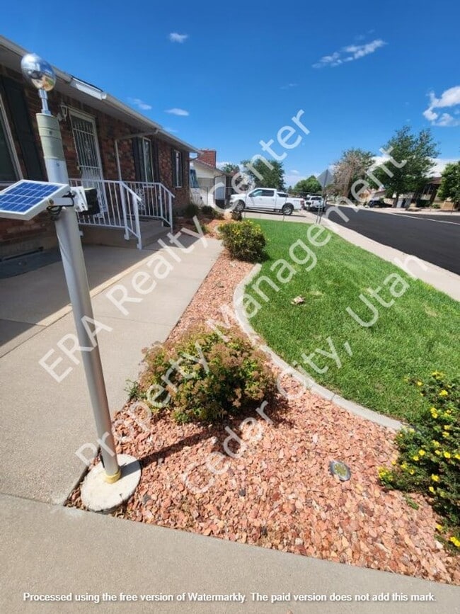 Photo - 921 N 400 W