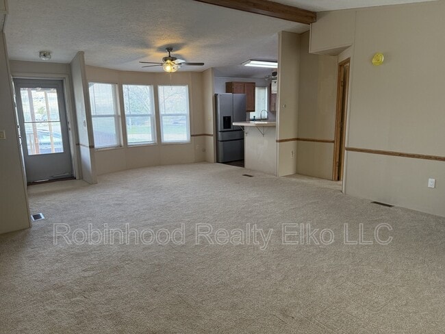 Photo - 434 Gypsum Ln