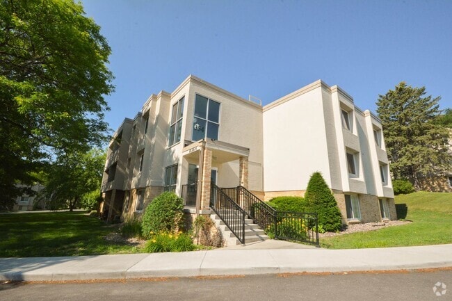 Building Photo - Enjoy the amazing Valhalla amenities witho... Rental