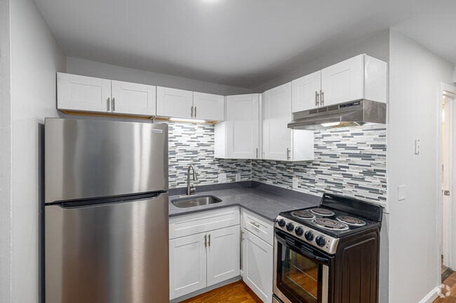 1BR, 1BA - 450SF - Kitchen