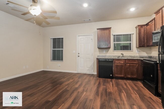 Photo - 308 Highwood Ln