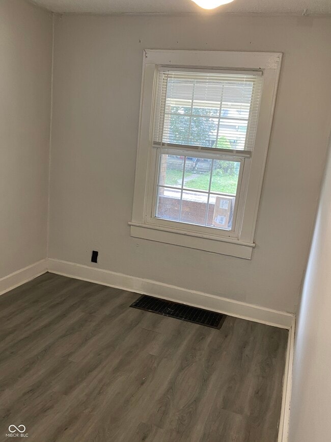 Photo - 1221 N Oxford St