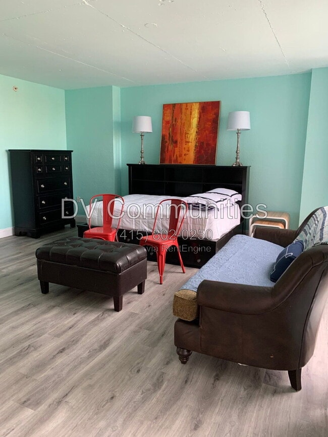 Photo - 470 3rd St S