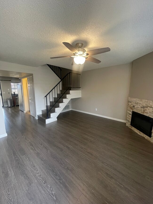 Building Photo - 5704 E Aire Libre Ave Unit 1243