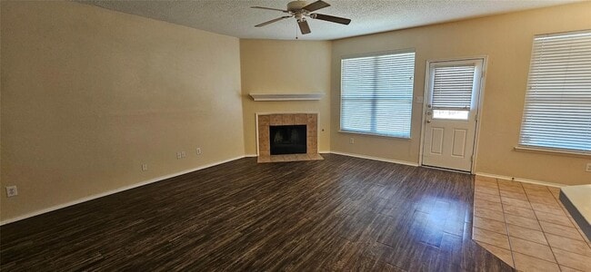 Photo - 2820 Deer Ridge Dr