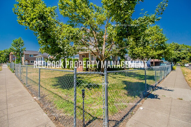 Photo - 902 W Mansfield Ave