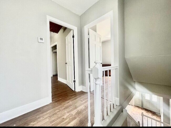 Building Photo - 512 76th St Rental