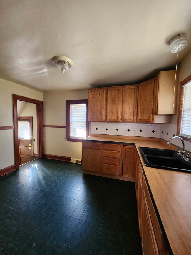 Photo - 5923 N 38th St