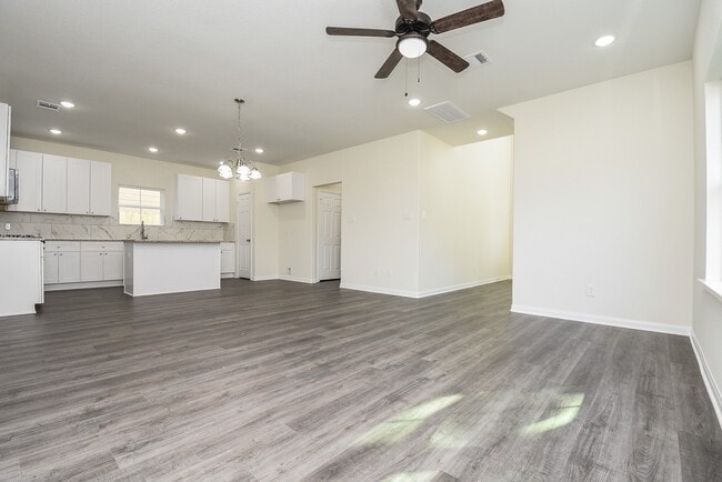 Photo - 2819 Topiary Ln