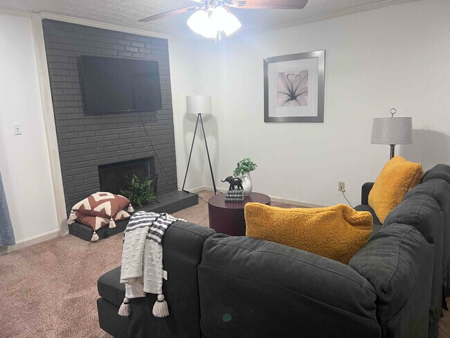 Photo - 8096 Woodlake Dr