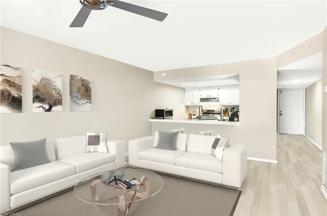 Building Photo - 148 Cypress Way E Unit apt 8