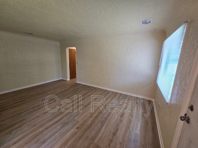 Photo - 7610 E S Riverway Ave