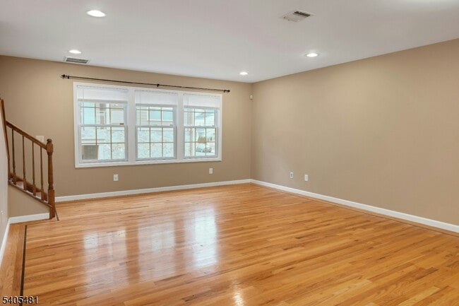 Photo - 102 Montgomery St