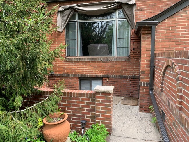 Photo - 1422 W Oak St Unit 1