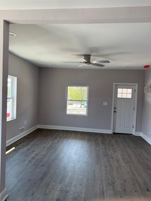 Photo - 115 Oak St Unit Front Right