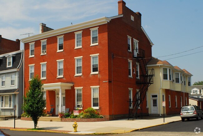 435 Radcliffe St - 435 Radcliffe St Apartments