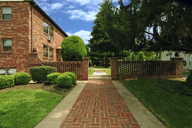 Donna Ann Apartments