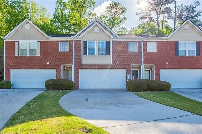 Spacious townhome minutes from Midtown Atl... - Spacious townhome minutes from Midtown Atl...