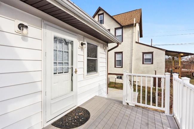 Photo - 106 Congress Ave Unit 1