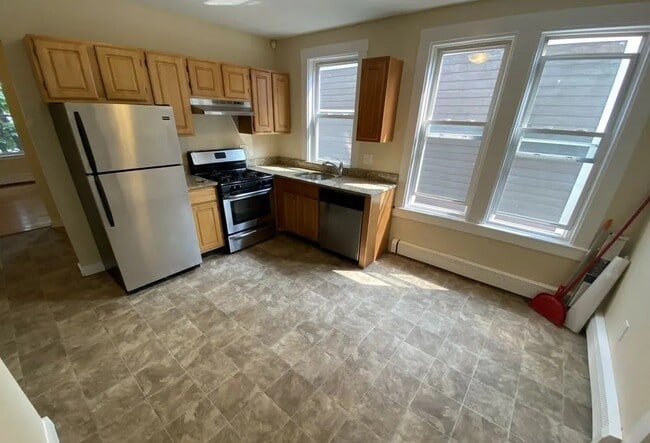 66 Middle St Unit 2