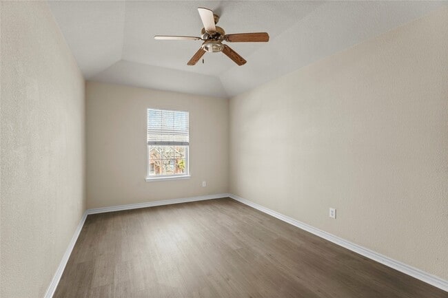 Photo - 2008 Spotted Ct