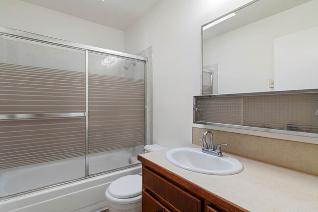 Photo - 2815 NE 7th St