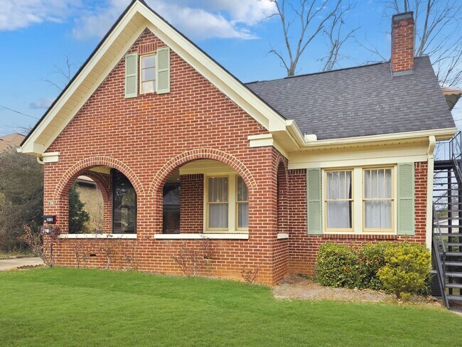 Building Photo - Charming East Point Duplex with Modern Updates & Private Yard